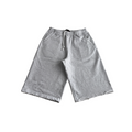 DISTRESSED 3/4 SWEATSHORT
